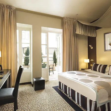 Le M Hotel 4*