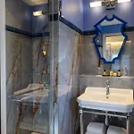 Le M Hotel