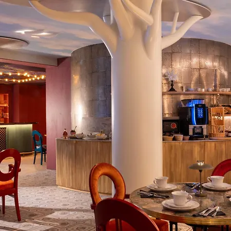 Le Magnifique Hotel