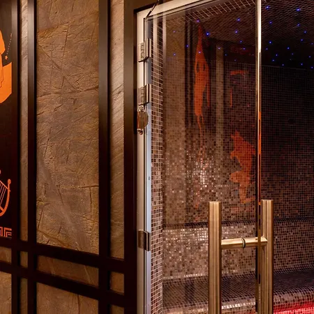 Le Magnifique Hotel 4*