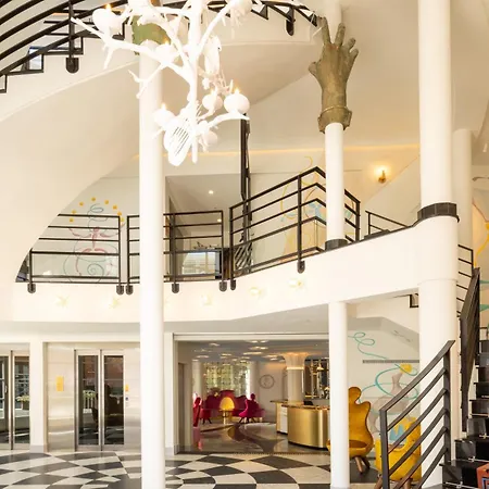 Le Magnifique Hotel 4*