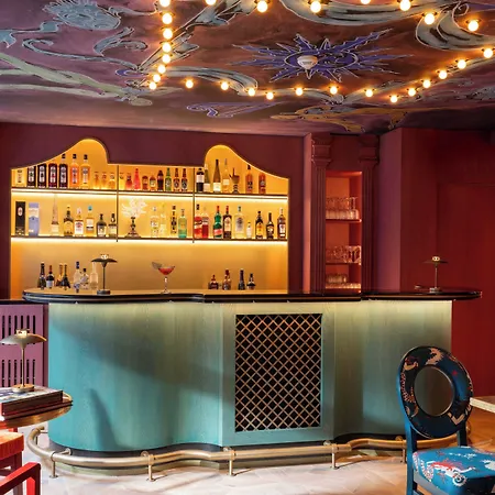 Le Magnifique 4* Paris
