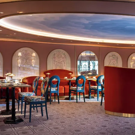 Le Magnifique 4* Paris
