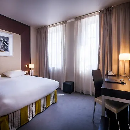 Le M Hotel