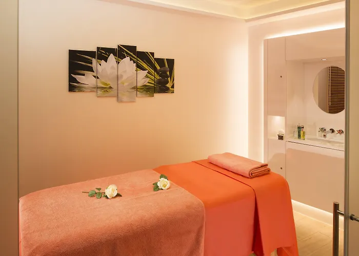 Le Magnifique Ex Le M 4* パリ